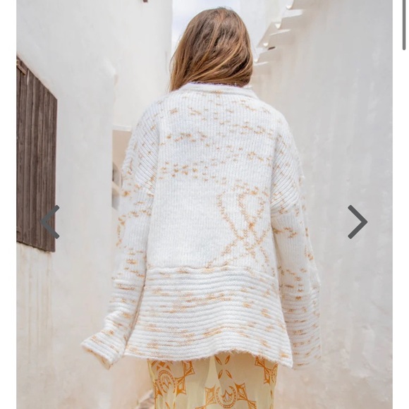 Vrg Grl Texas Muse Knit Sweater - Picture 2 of 9